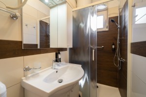 A2 WC2         